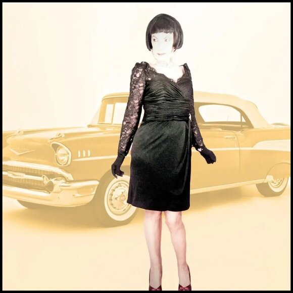 Black Lace Sheath, Long Sleeve Dress, 50s Style with Rhinestone Brooch - 90s - Picture 4 of 14